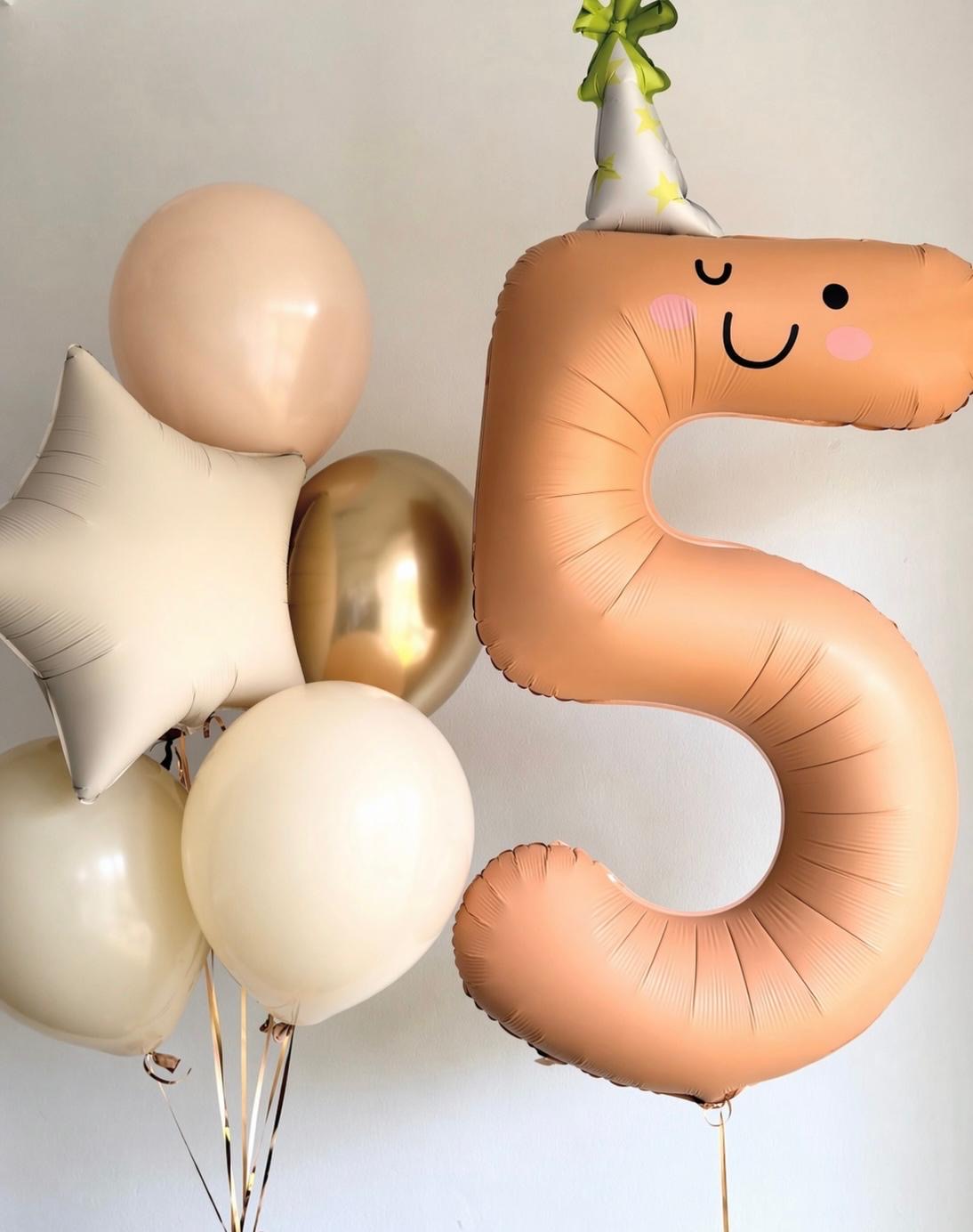 Balloon bouquet with a number 5 balloon, foil and latex balloon for birthday Adelaie
